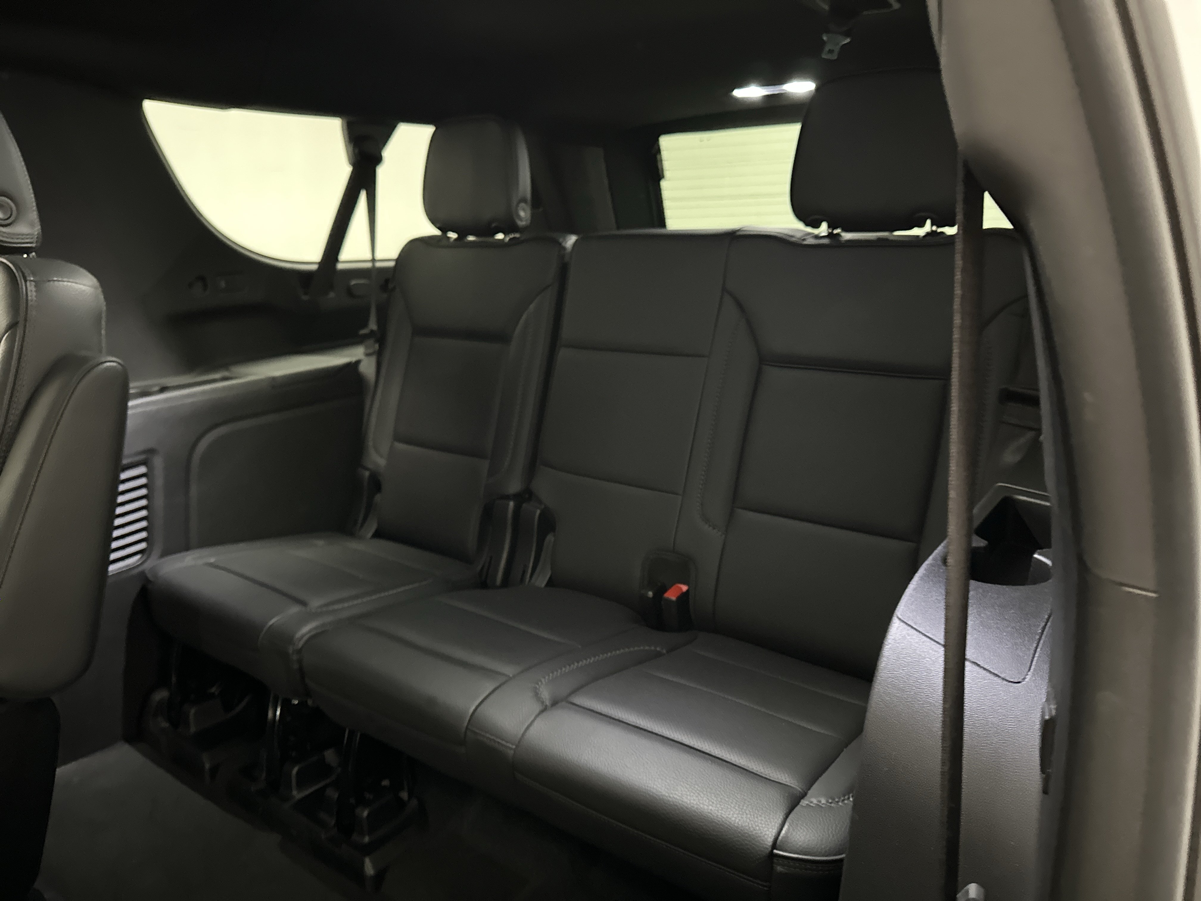 Used 2025 GMC Yukon XL Denali AWD/4WD image 25
