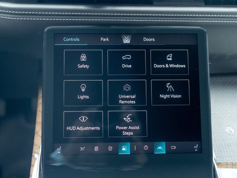 Used 2026 Cadillac Escalade Platinum Sport w/ LPO, ONYX Package AWD/4WD image 39