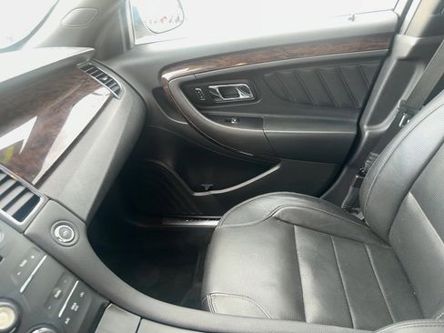 Used 2016 Ford Taurus Limited FWD image 24