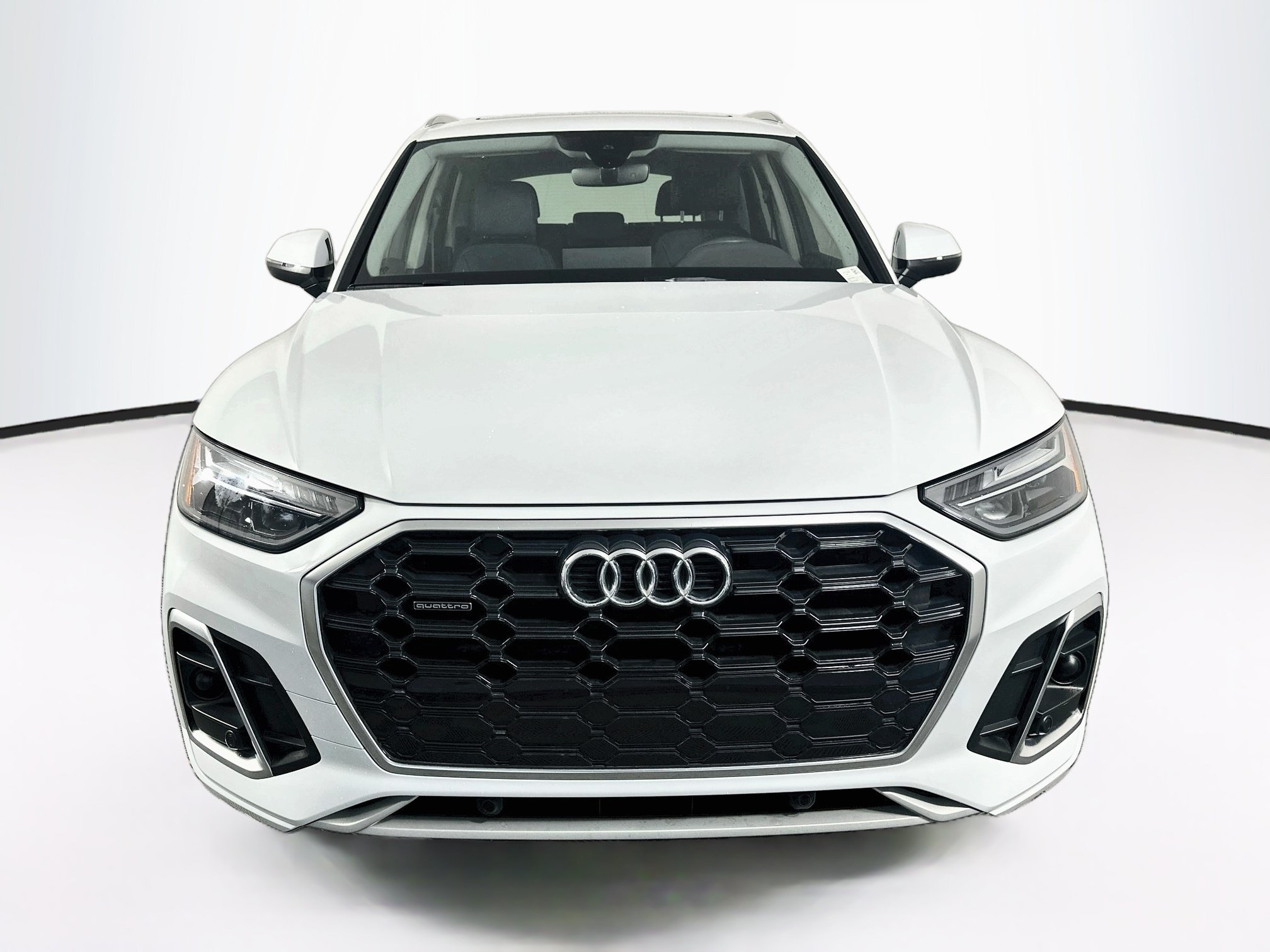 Used 2023 Audi Q5 2.0T Premium w/ Convenience Package AWD/4WD image 2