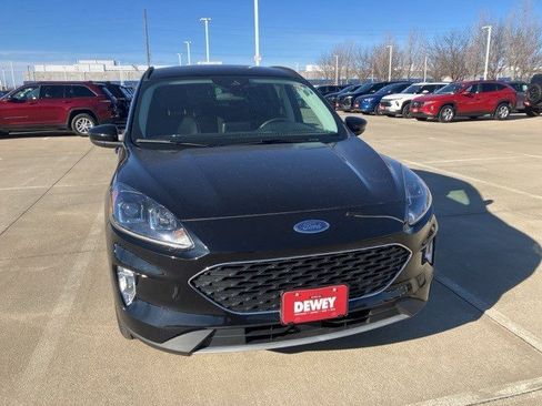 Used 2022 Ford Escape SEL image 2