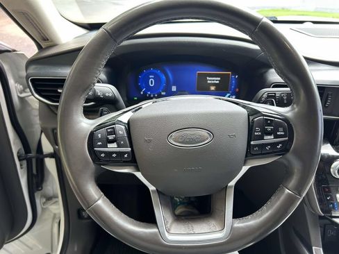 Used 2021 Ford Explorer Platinum w/ Equipment Group 601A AWD/4WD image 21
