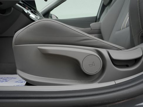Certified 2024 Hyundai Elantra SEL w/ Convenience Package FWD image 21