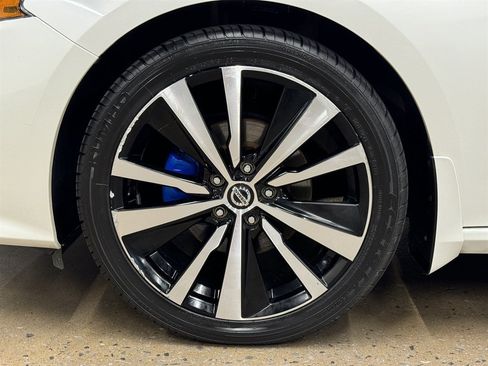 Used 2020 Nissan Altima 2.5 SR AWD/4WD image 9