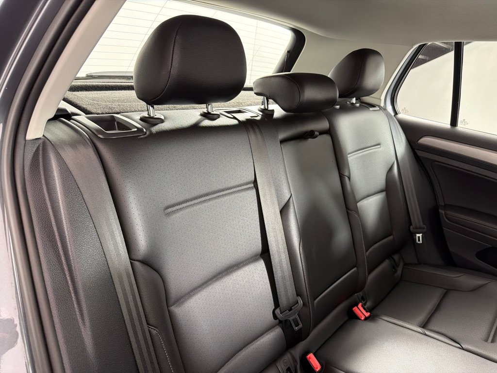 Used 2016 Volkswagen Golf SE FWD image 22