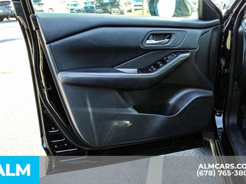 Used 2025 Nissan Rogue SV FWD image 37