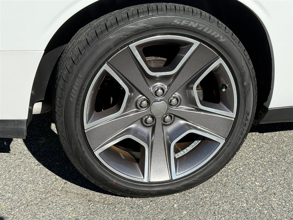 Used 2012 Dodge Challenger R/T RWD image 34