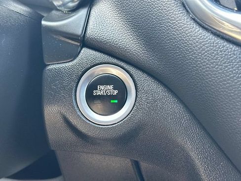 Used 2024 Chevrolet Equinox LT AWD/4WD image 26