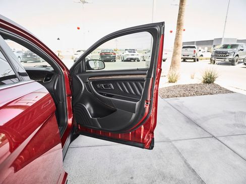 Used 2017 Ford Taurus Limited FWD image 9