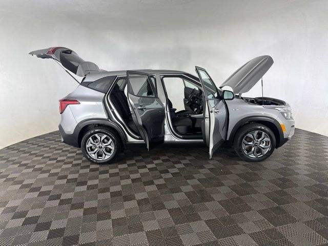 Certified 2026 Kia Seltos LX AWD/4WD image 15