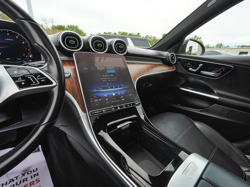 Used 2025 Mercedes-Benz C 300 4MATIC Sedan image 28