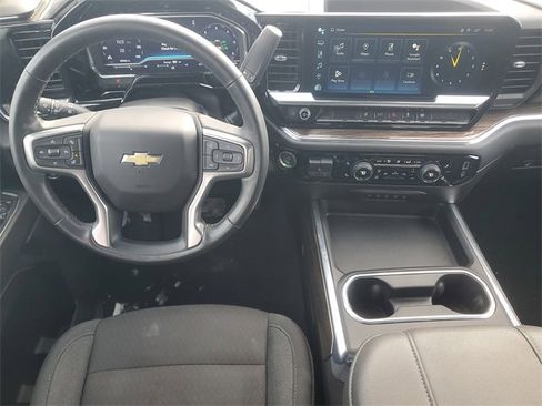 Used 2024 Chevrolet Silverado 2500 LT w/ Convenience Package image 12