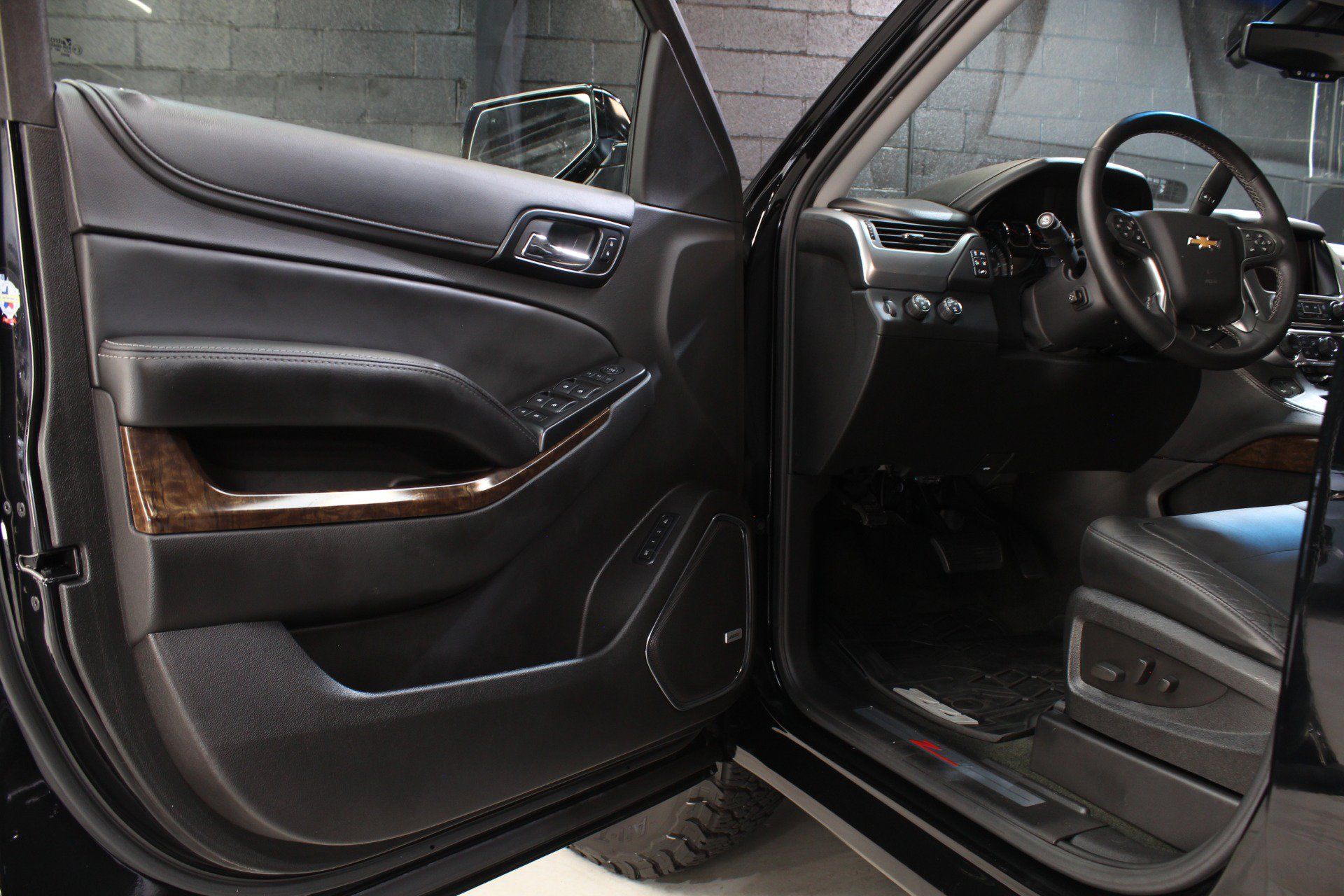 Used 2015 Chevrolet Tahoe LT AWD/4WD image 22