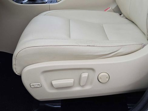 Used 2015 Toyota Highlander XLE image 23