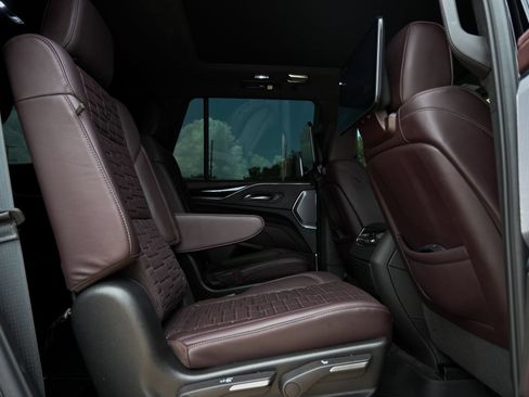 Certified 2024 Cadillac Escalade V w/ Heavy-Duty Trailer Package AWD/4WD image 25