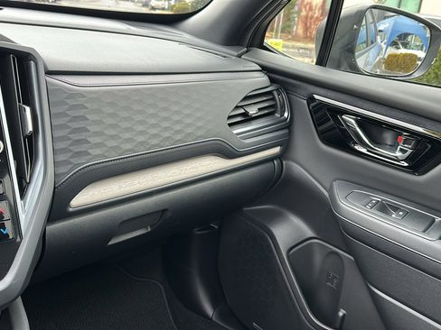 Certified 2025 Subaru Forester Limited image 18