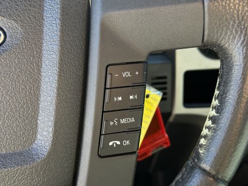 Used 2014 Ford F150 XLT w/ XLT Chrome Package image 17