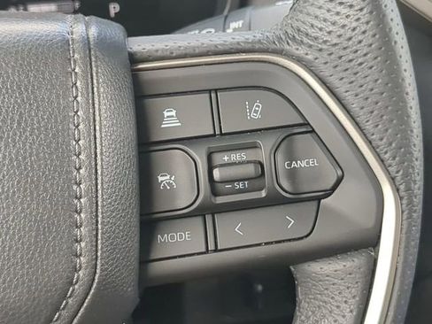 Used 2025 Toyota Tundra Limited AWD/4WD image 25