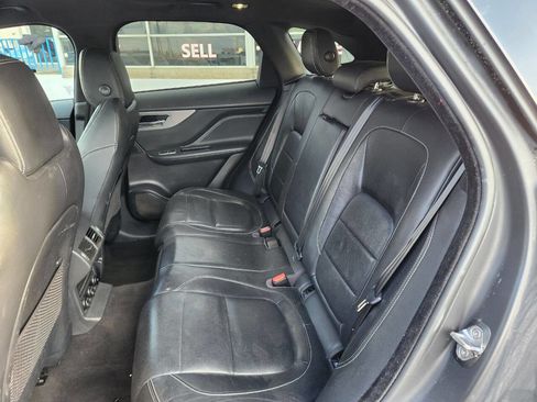 Used 2020 Jaguar F-PACE S image 17