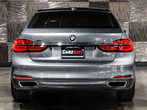 Used 2018 BMW 750i xDrive AWD/4WD image 11