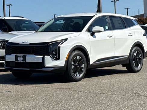 New 2026 Kia Sportage LX FWD image 8