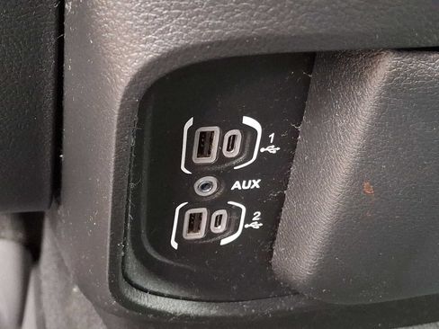 Used 2020 RAM 1500 Big Horn AWD/4WD image 22