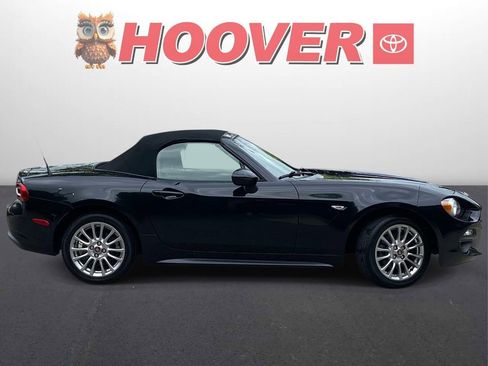 Used 2017 FIAT 124 Spider Classica RWD image 2