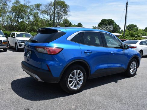Used 2021 Ford Escape SE FWD image 2