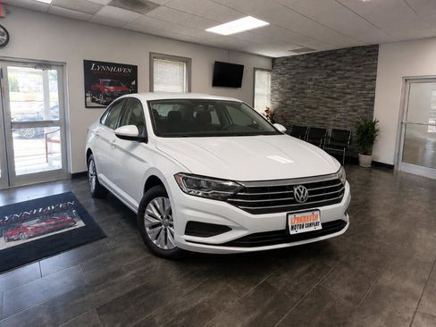 Used 2019 Volkswagen Jetta S w/ Driver Assistance Package FWD image 2