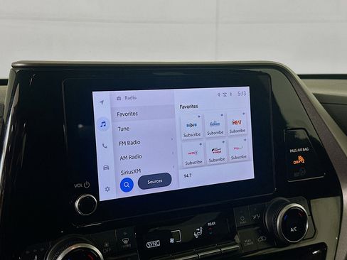 Used 2024 Toyota Highlander XLE image 21