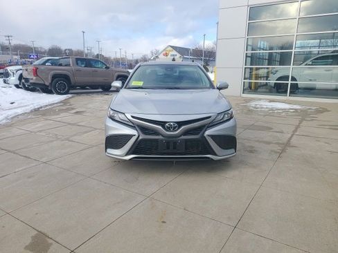 Used 2021 Toyota Camry XSE image 2