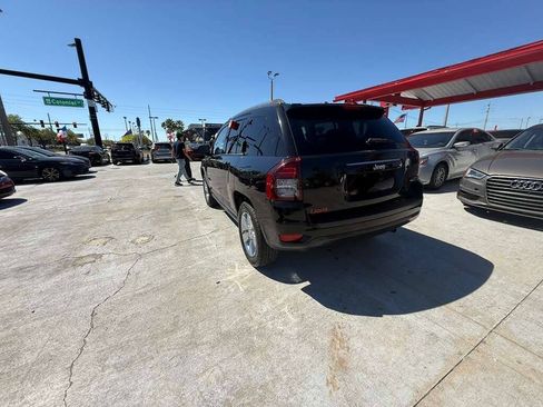 Used 2014 Jeep Compass Latitude FWD image 5