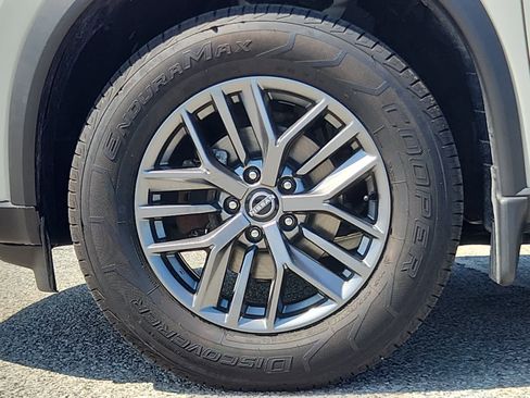 Used 2022 Nissan Rogue S image 6