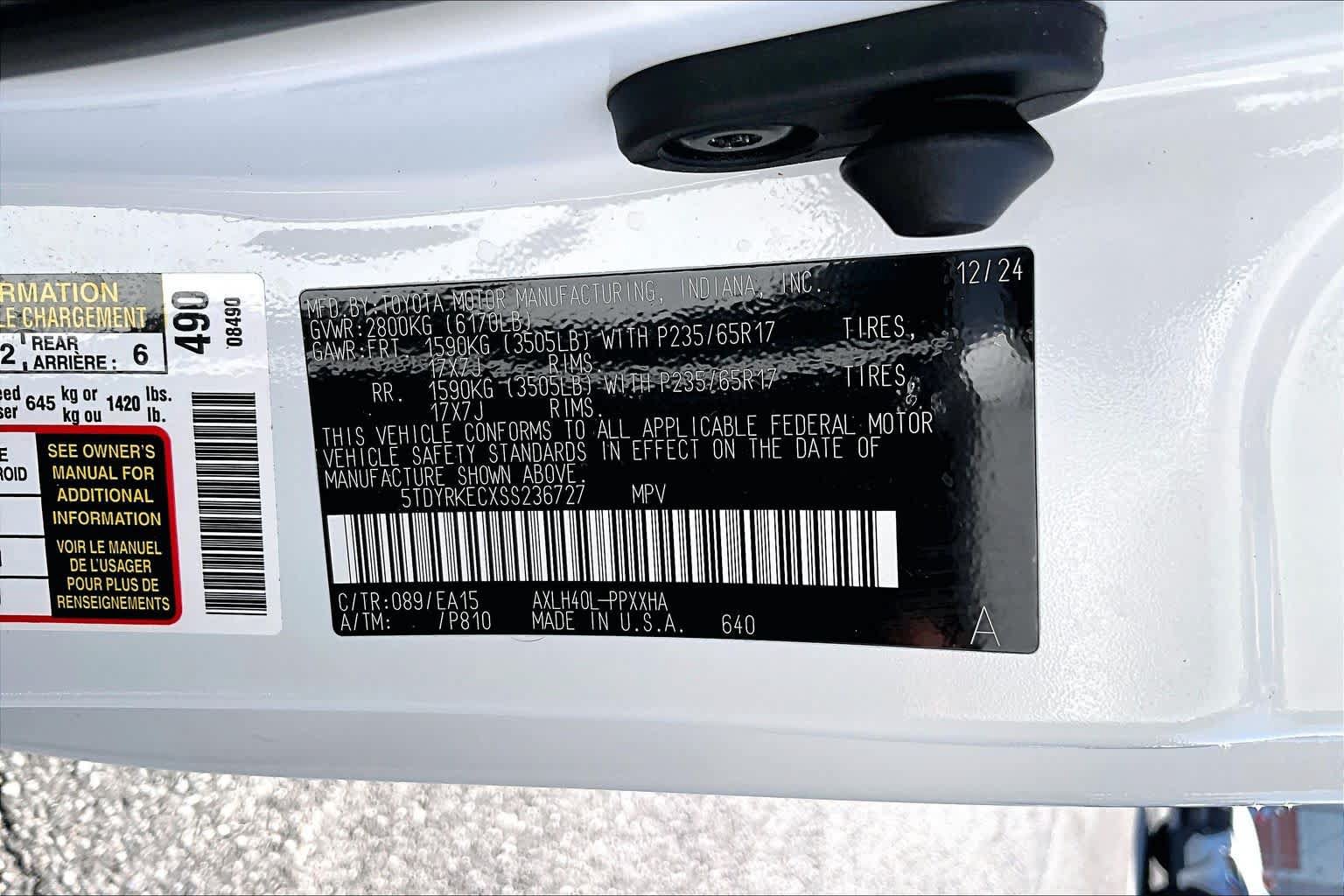 Used 2025 Toyota Sienna XLE FWD image 33