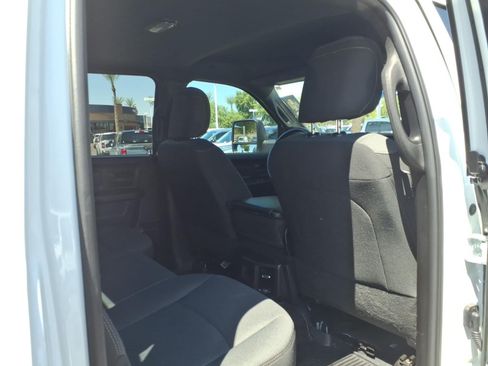 Used 2024 RAM 2500 Tradesman w/ Chrome Appearance Group AWD/4WD image 13
