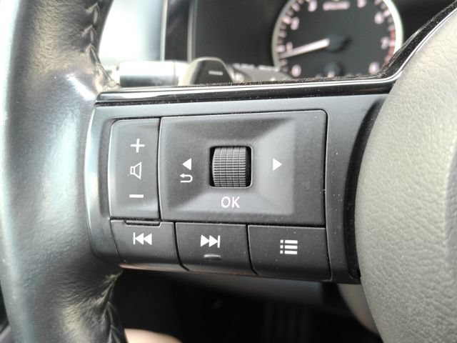 Used 2022 Nissan Pathfinder SL w/ SL Black Package FWD image 40