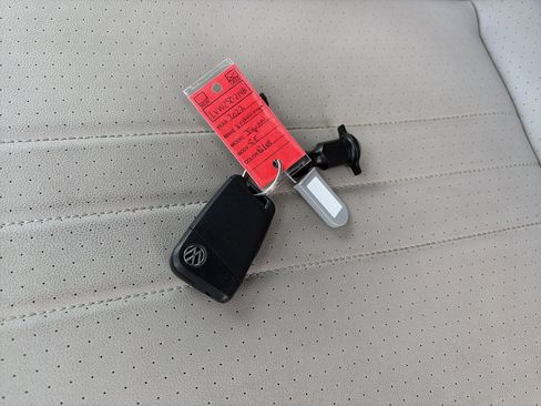 Used 2022 Volkswagen Tiguan SE image 31