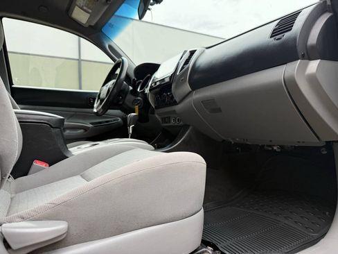Used 2015 Toyota Tacoma PreRunner w/ SR5 Package RWD image 26