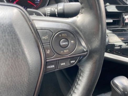 Used 2022 Toyota Camry XSE w/ Navigation Package image 23