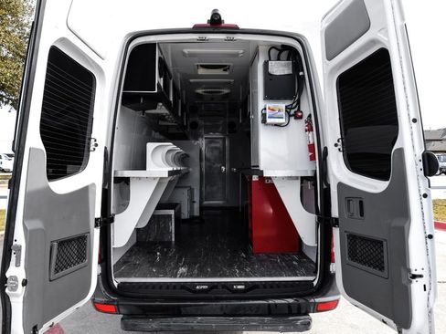 Used 2015 Mercedes-Benz Sprinter 3500 w/ High Idle Fixed Package image 48