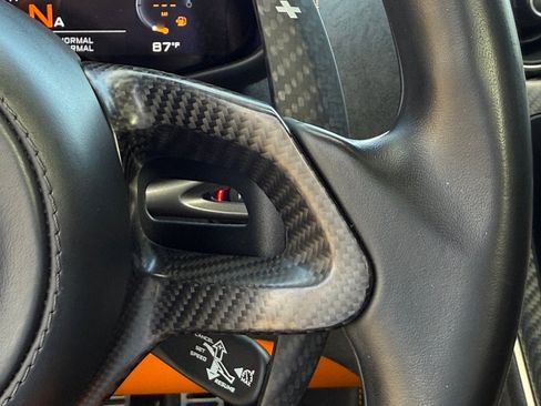 Used 2020 McLaren 570S Spider image 16