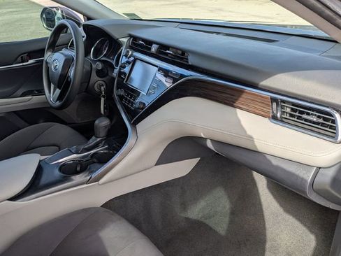 Used 2018 Toyota Camry L image 26