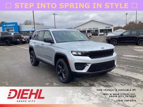 New 2025 Jeep Grand Cherokee Altitude image 1