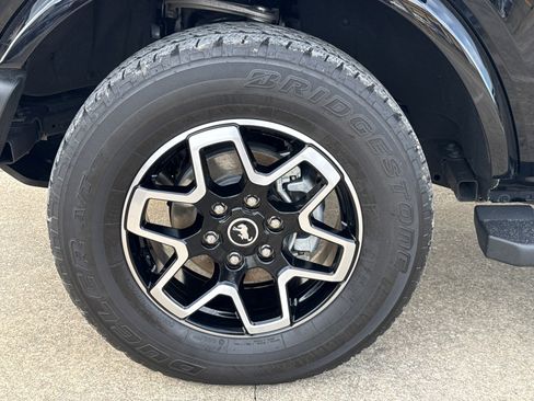 Used 2023 Ford Bronco Outer Banks image 12