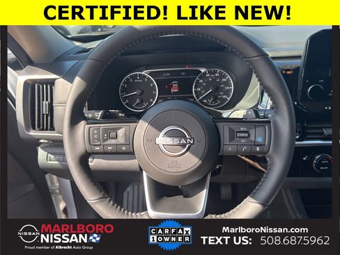 Certified 2025 Nissan Pathfinder SL image 29