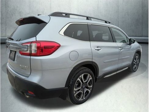 Used 2025 Subaru Ascent Touring AWD/4WD image 5