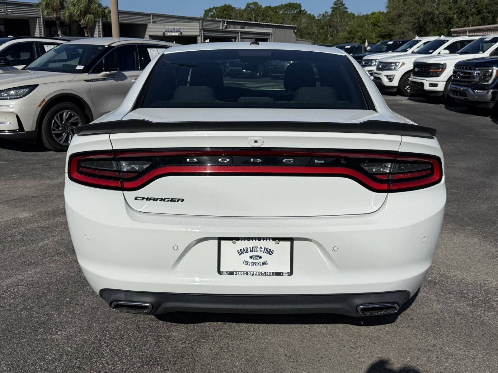 Used 2018 Dodge Charger SXT w/ Blacktop Package RWD image 6