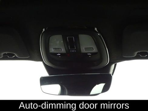 Used 2025 Volvo XC40 B5 Core AWD/4WD image 29