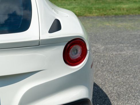 Used 2017 Ferrari F12 Berlinetta RWD image 13
