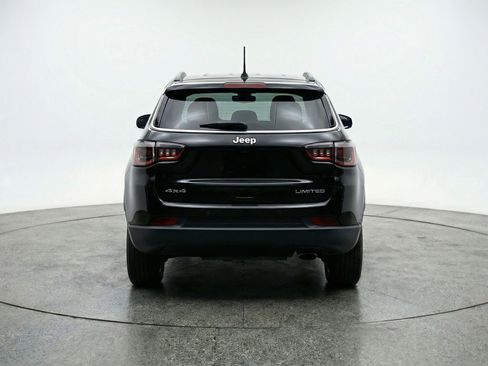 Used 2025 Jeep Compass Latitude image 7